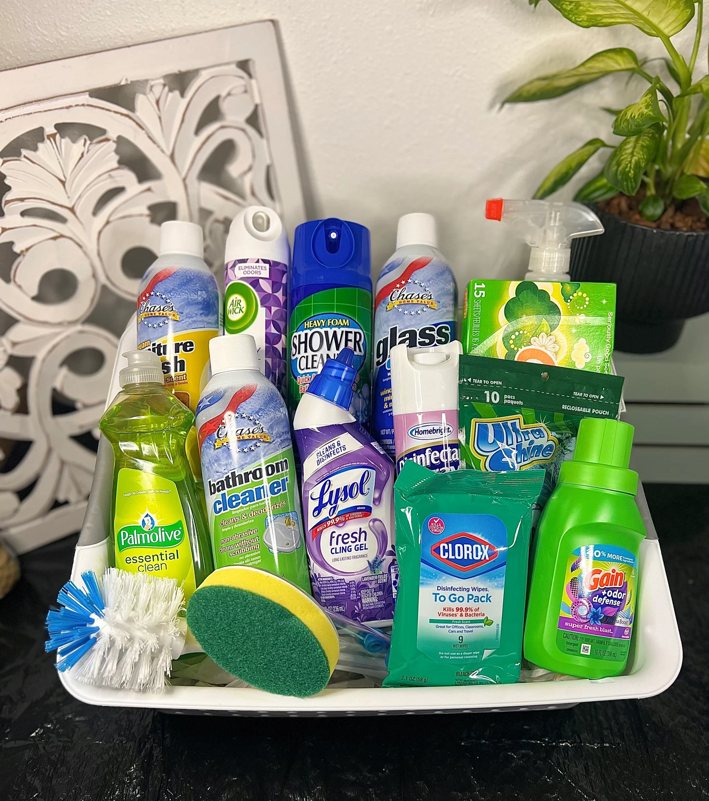 “Cleaning Hacks: Clever Uses for Common Household Supplies”